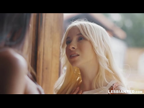❤️ Dziewczyna wraca do domu kilka miesięcy później i kończy się na tym, że zjada cipkę macochy ❤❌ Fucking video at us ﹏