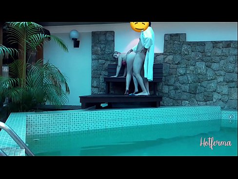 ❤️ Szef zaprasza pokojówkę na basen, ale nie mógł się oprzeć gorącej ❤❌ Fucking video at us ﹏