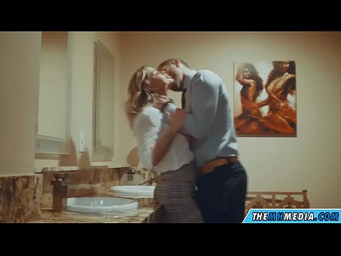 ❤️ Kiedy biuściasta blondynka uwodzi cię w publicznej toalecie ❤❌ Fucking video at us ﹏